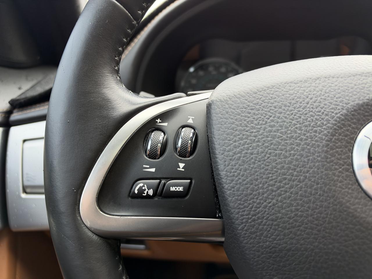 Jaguar XF-Series XF 3.0L V6 SC AWD 2013