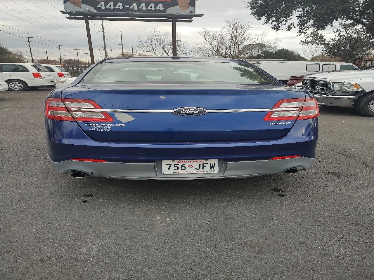 Ford Taurus SE FWD 2013