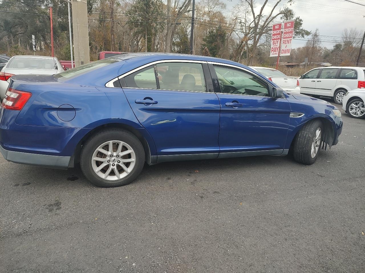 Ford Taurus SE FWD 2013
