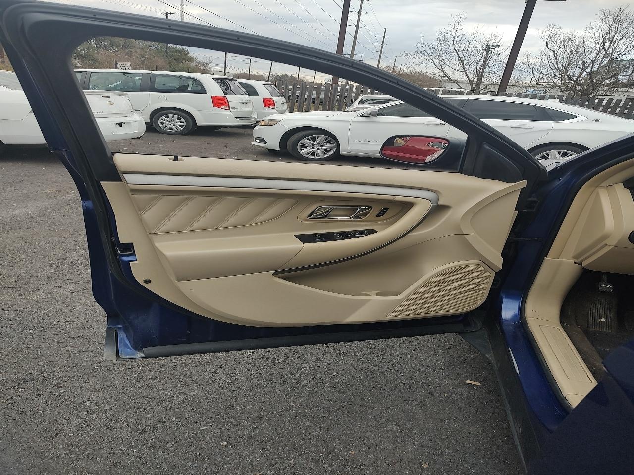 Ford Taurus SE FWD 2013