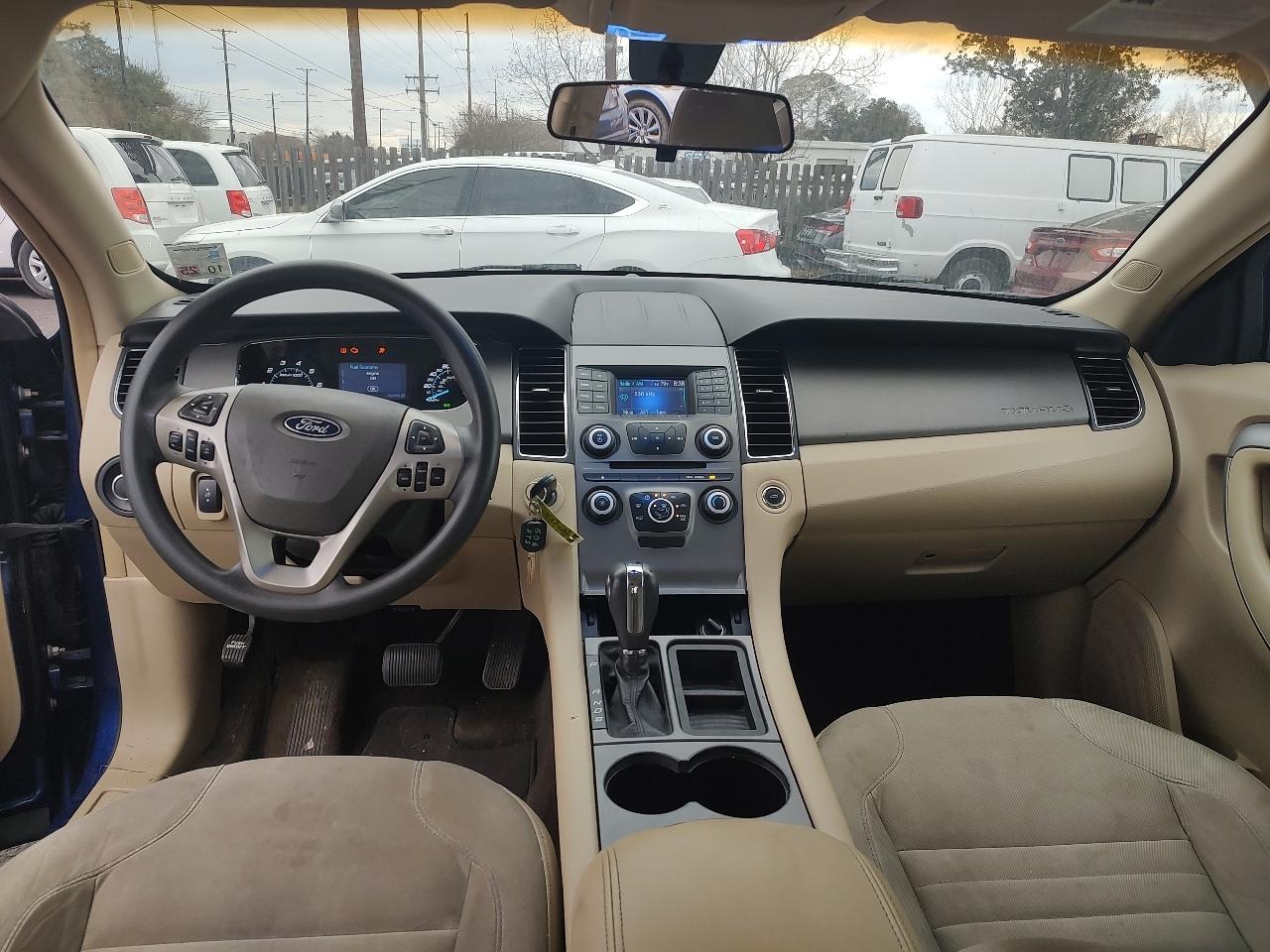 Ford Taurus SE FWD 2013