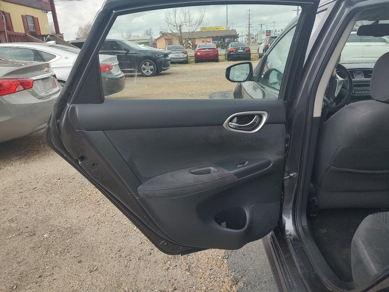 Nissan Sentra SR 4D Sedan 2014