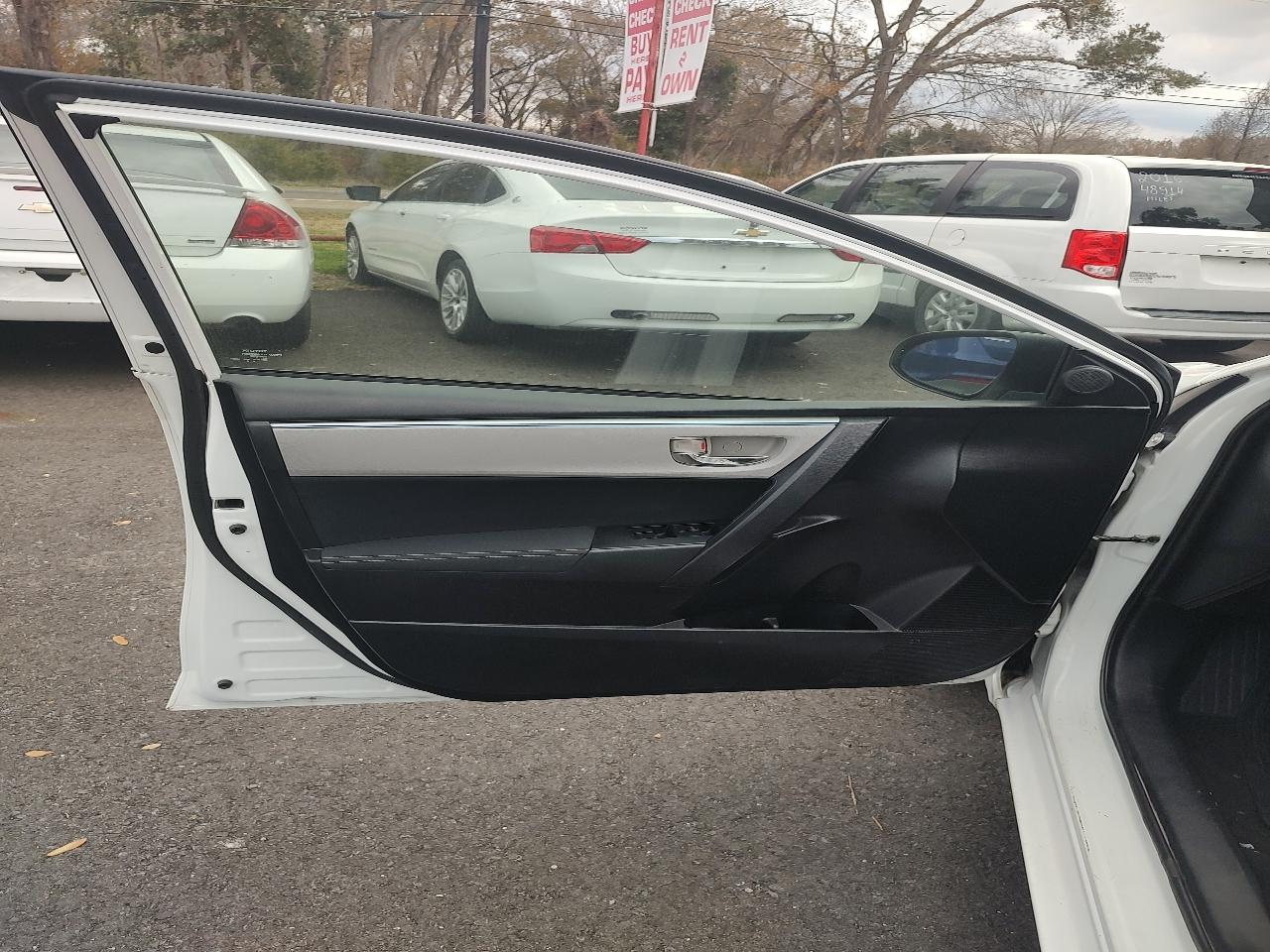 Toyota Corolla LE CVT 2015