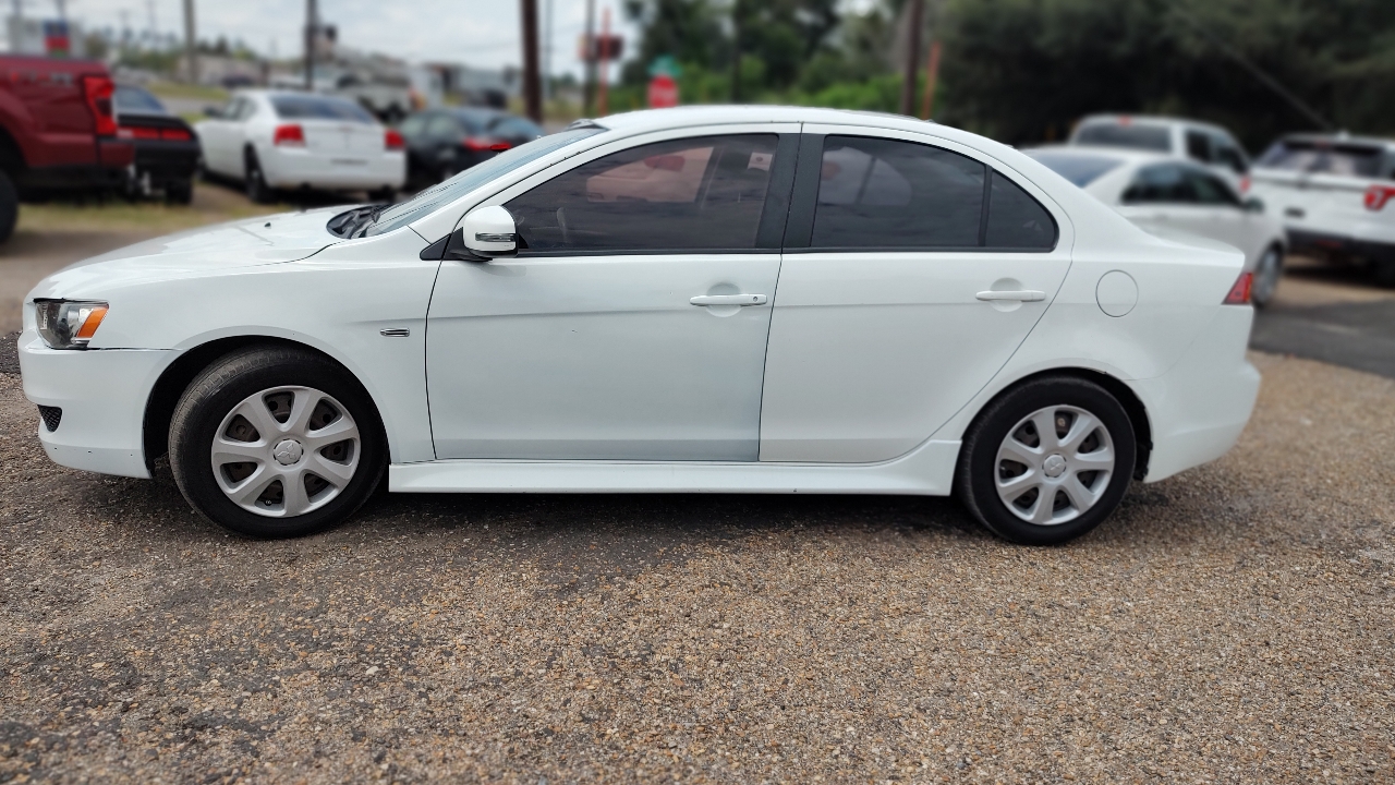 Mitsubishi Lancer ES CVT 2015 Mitsubishi Lancer ES CVT 2015