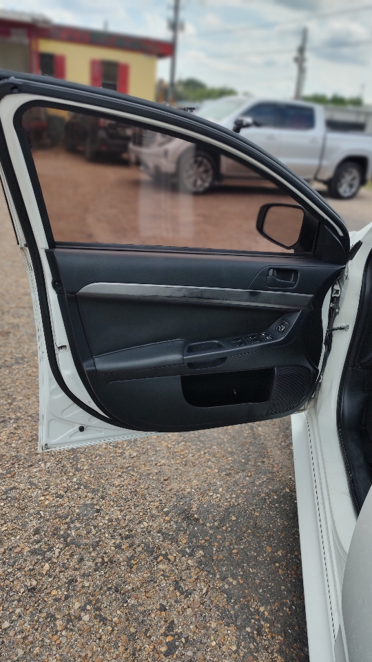 Mitsubishi Lancer ES CVT 2015 Mitsubishi Lancer ES CVT 2015