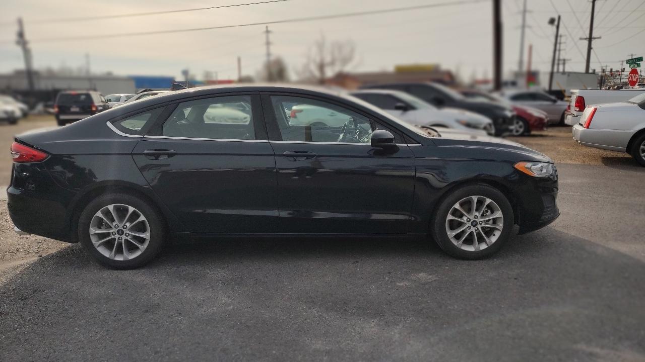 Ford Fusion SE 2020