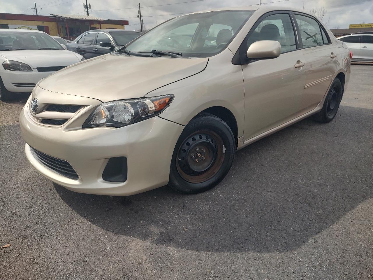 Toyota Corolla S 5-Speed MT 2011