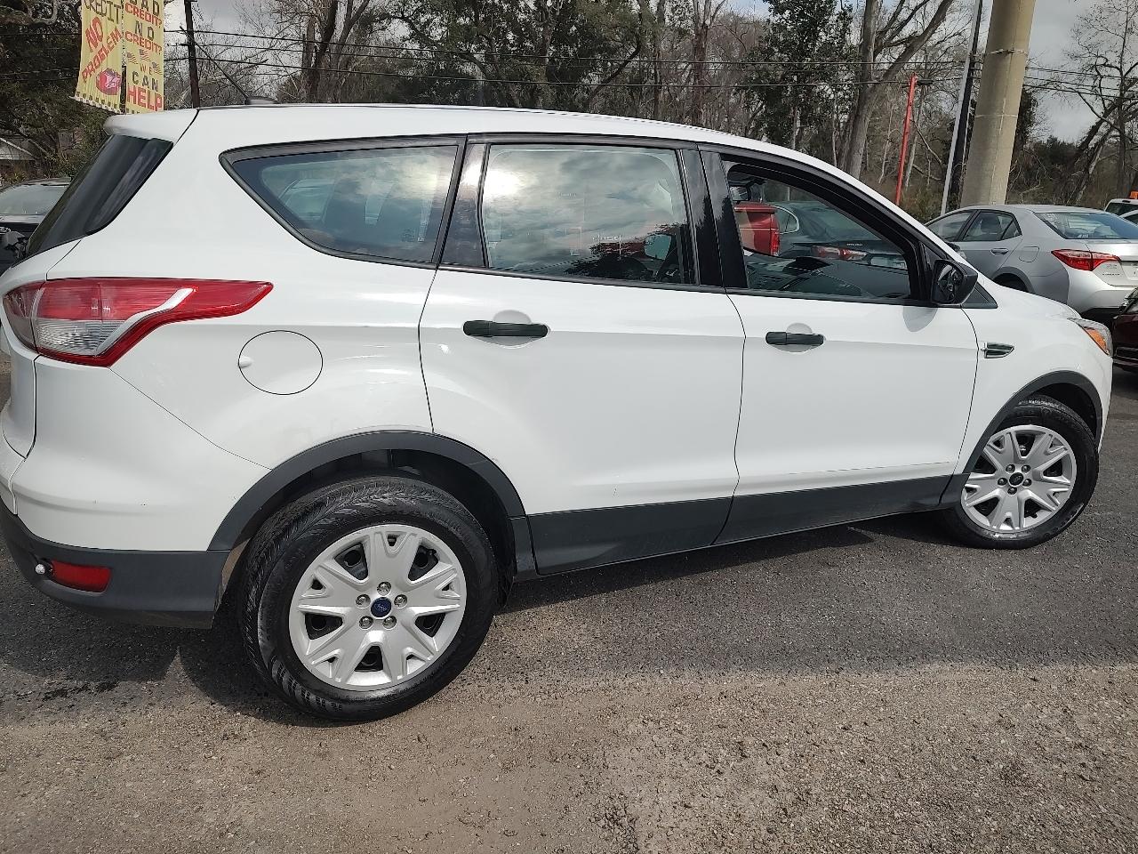 Ford Escape S FWD 2015