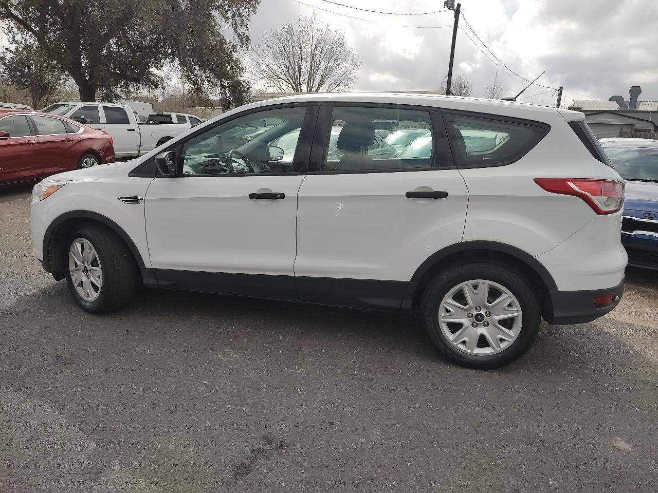 Ford Escape S FWD 2015