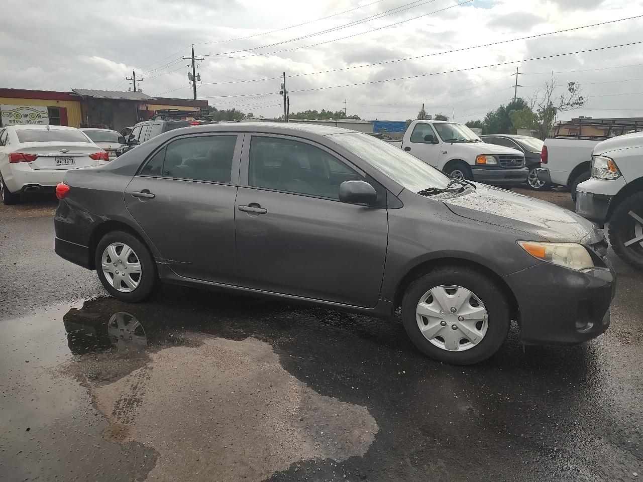 Toyota Corolla S 5-Speed MT 2013