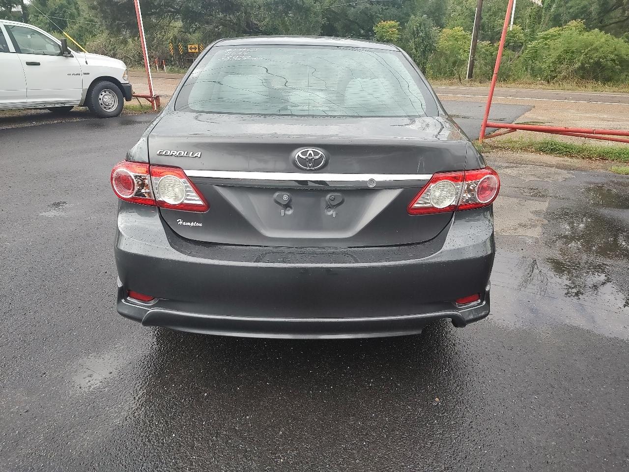 Toyota Corolla S 5-Speed MT 2013