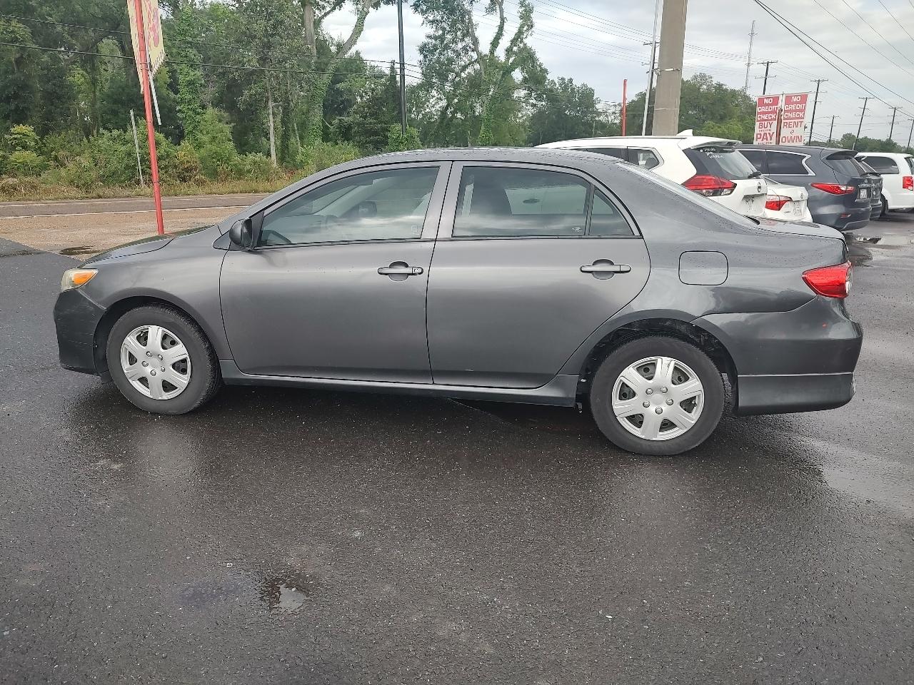 Toyota Corolla S 5-Speed MT 2013