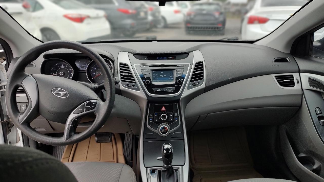 Hyundai Elantra  2016