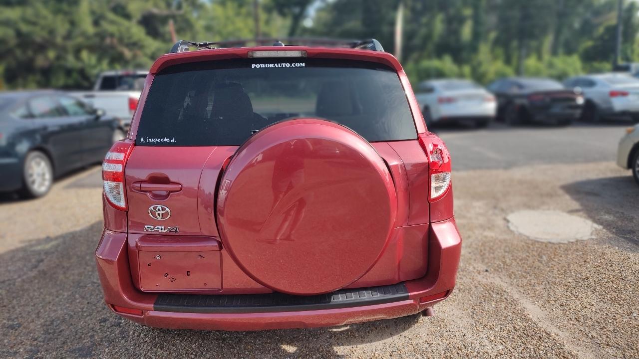 Toyota RAV4 Base I4 2WD 2012