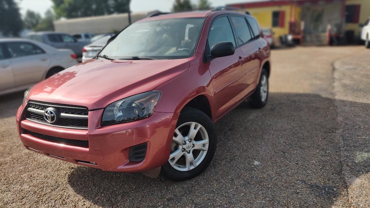 Toyota RAV4 Base I4 2WD 2012