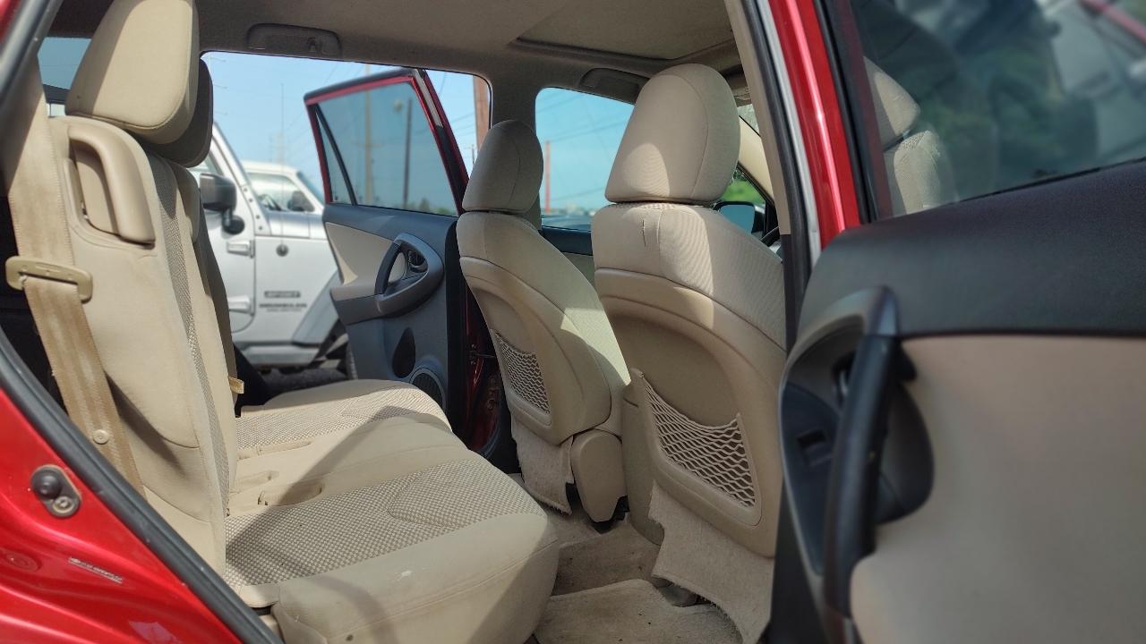 Toyota RAV4 Base I4 2WD 2012