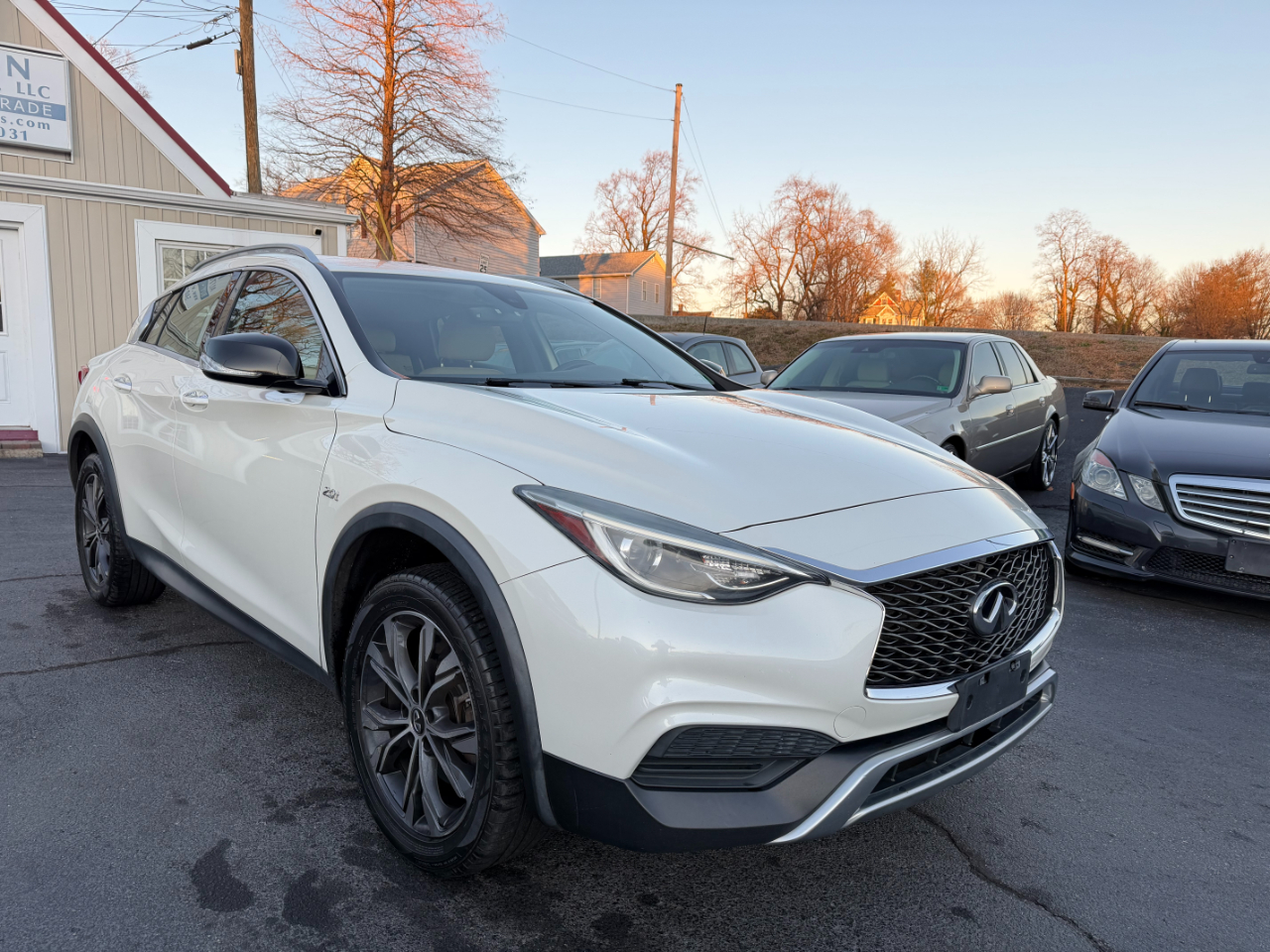 Infiniti QX30 Luxury AWD 2017