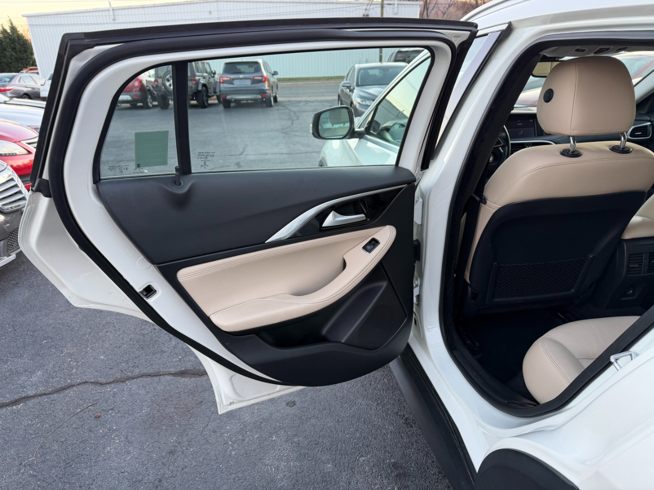 Infiniti QX30 Luxury AWD 2017