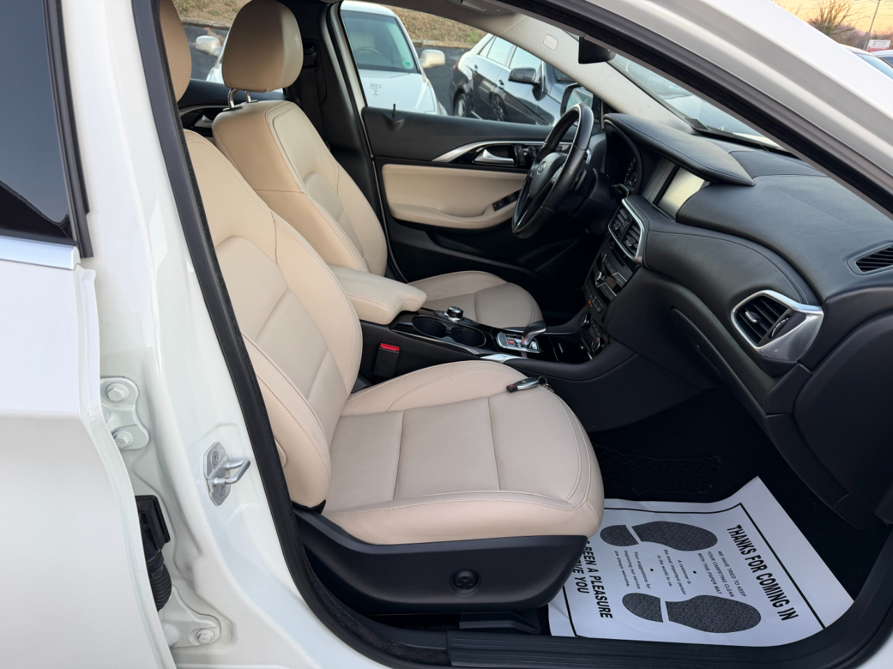 Infiniti QX30 Luxury AWD 2017