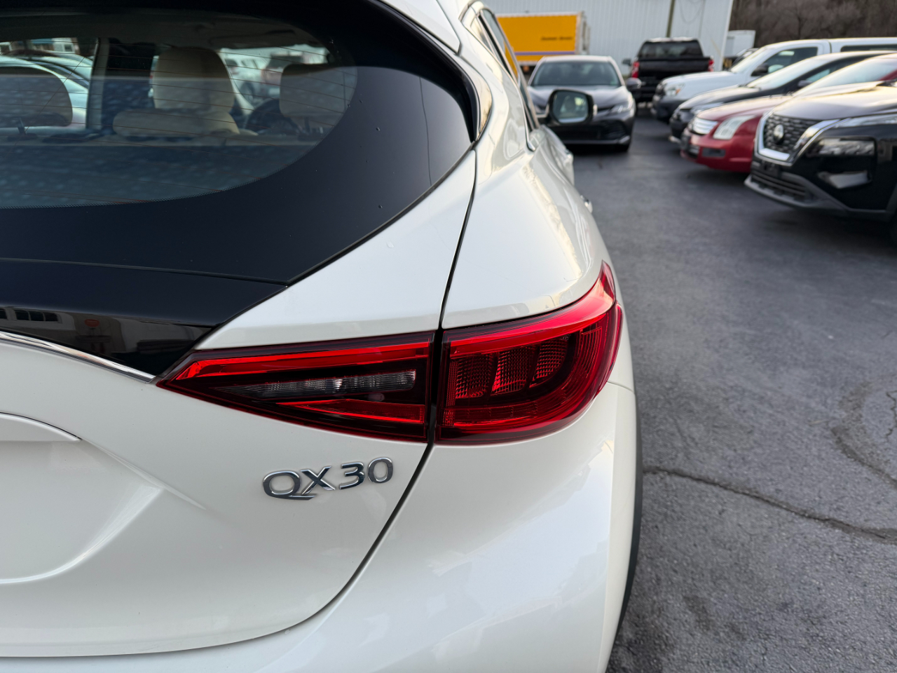 Infiniti QX30 Luxury AWD 2017