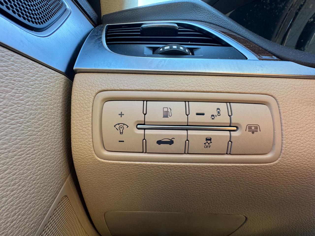 Hyundai Genesis 3.8L V6 4D Sedan 2016