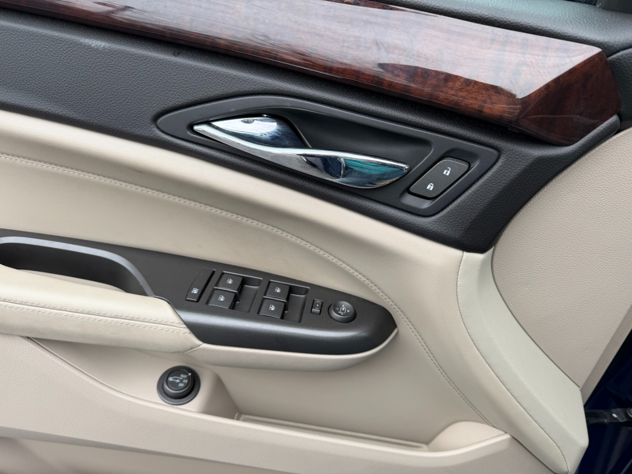 Cadillac SRX Luxury 4D SUV FWD 2012 Cadillac SRX Luxury 4D SUV FWD 2012