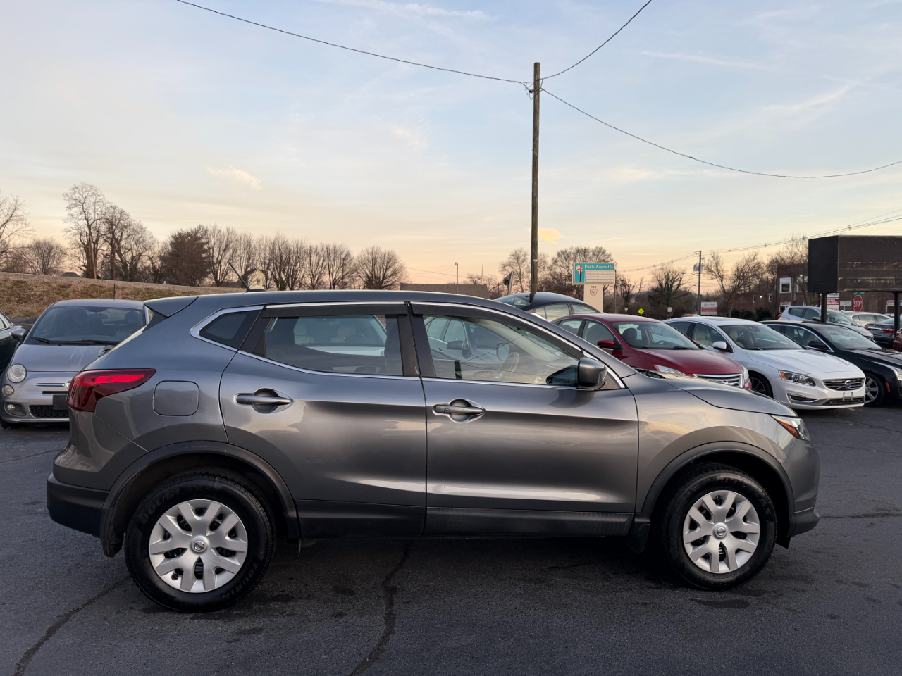 Nissan Rogue S 4D SUV FWD 2018