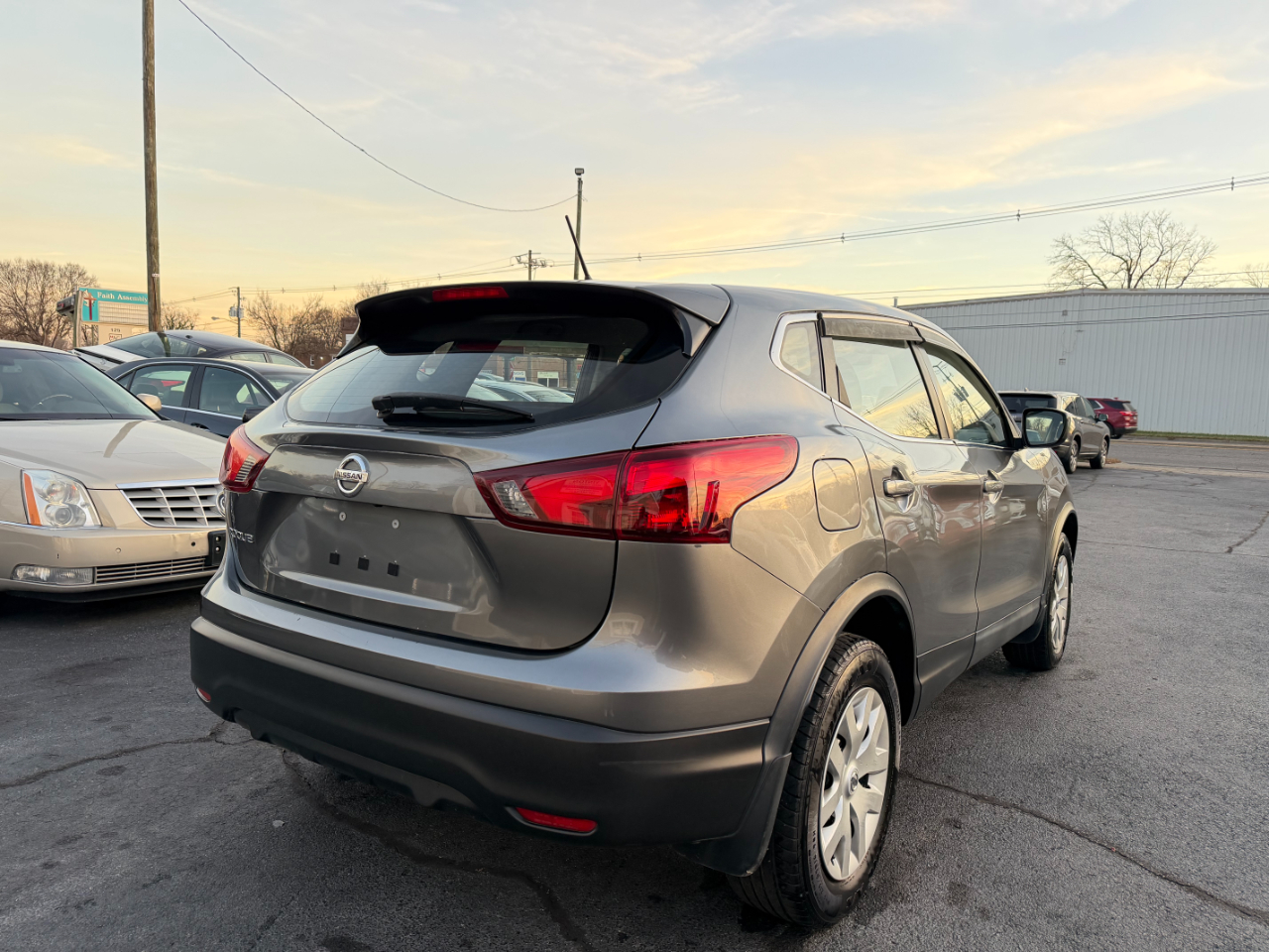 Nissan Rogue S 4D SUV FWD 2018