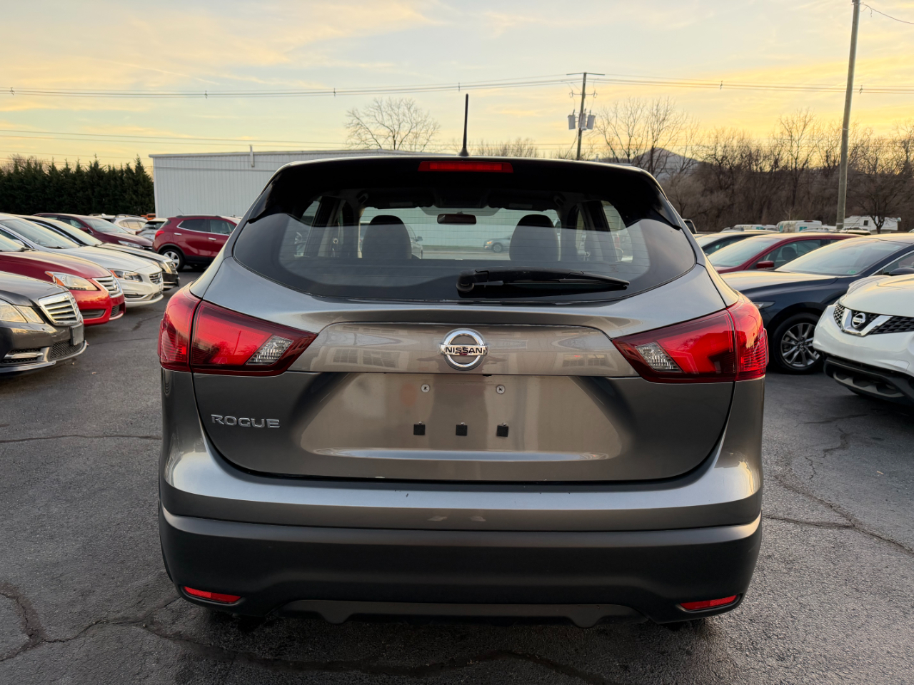 Nissan Rogue S 4D SUV FWD 2018