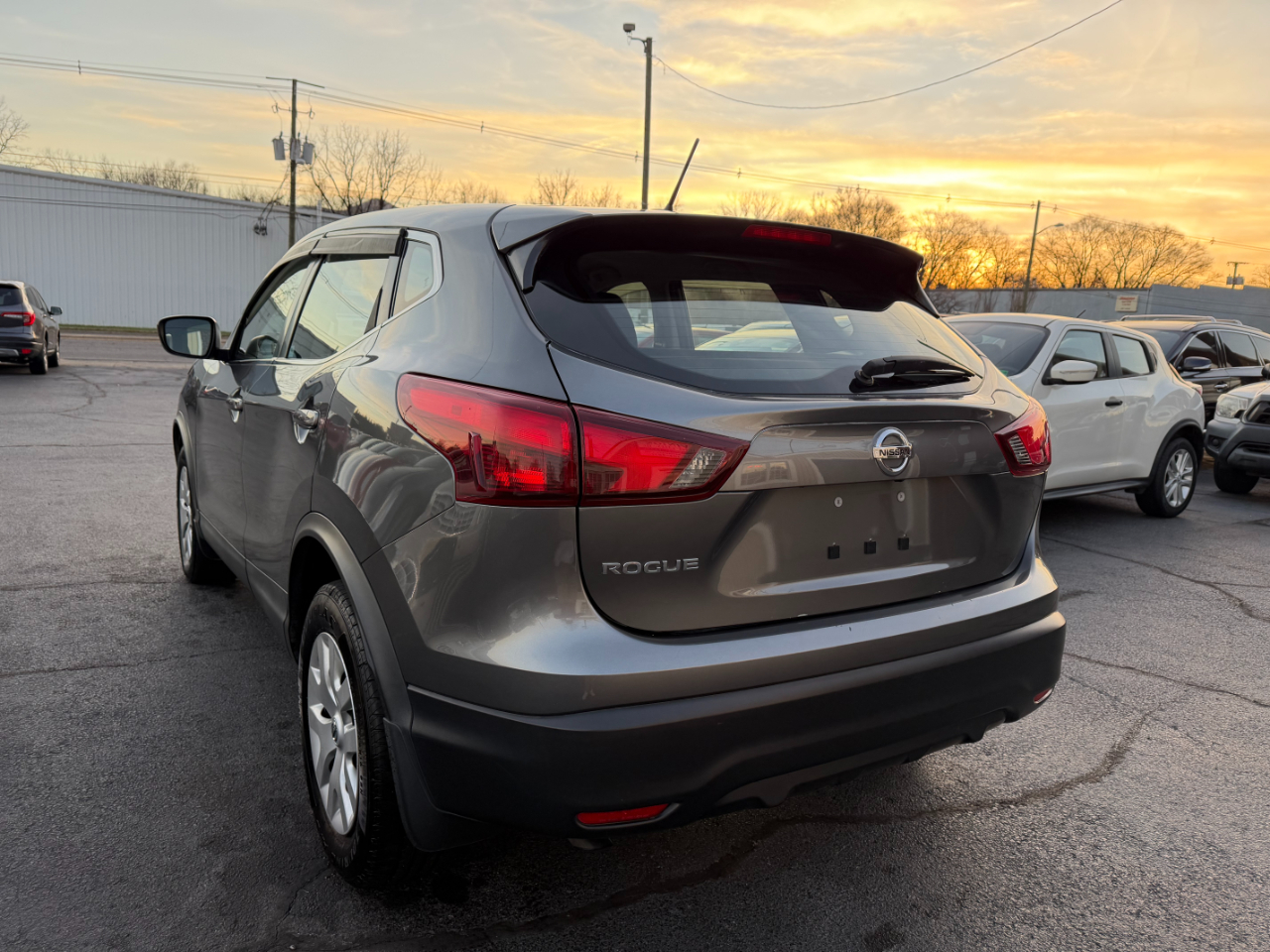 Nissan Rogue S 4D SUV FWD 2018