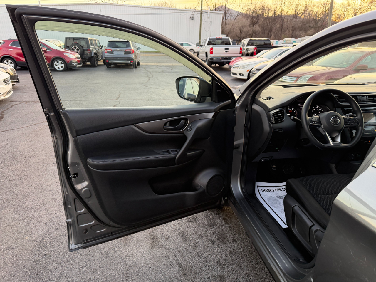 Nissan Rogue S 4D SUV FWD 2018