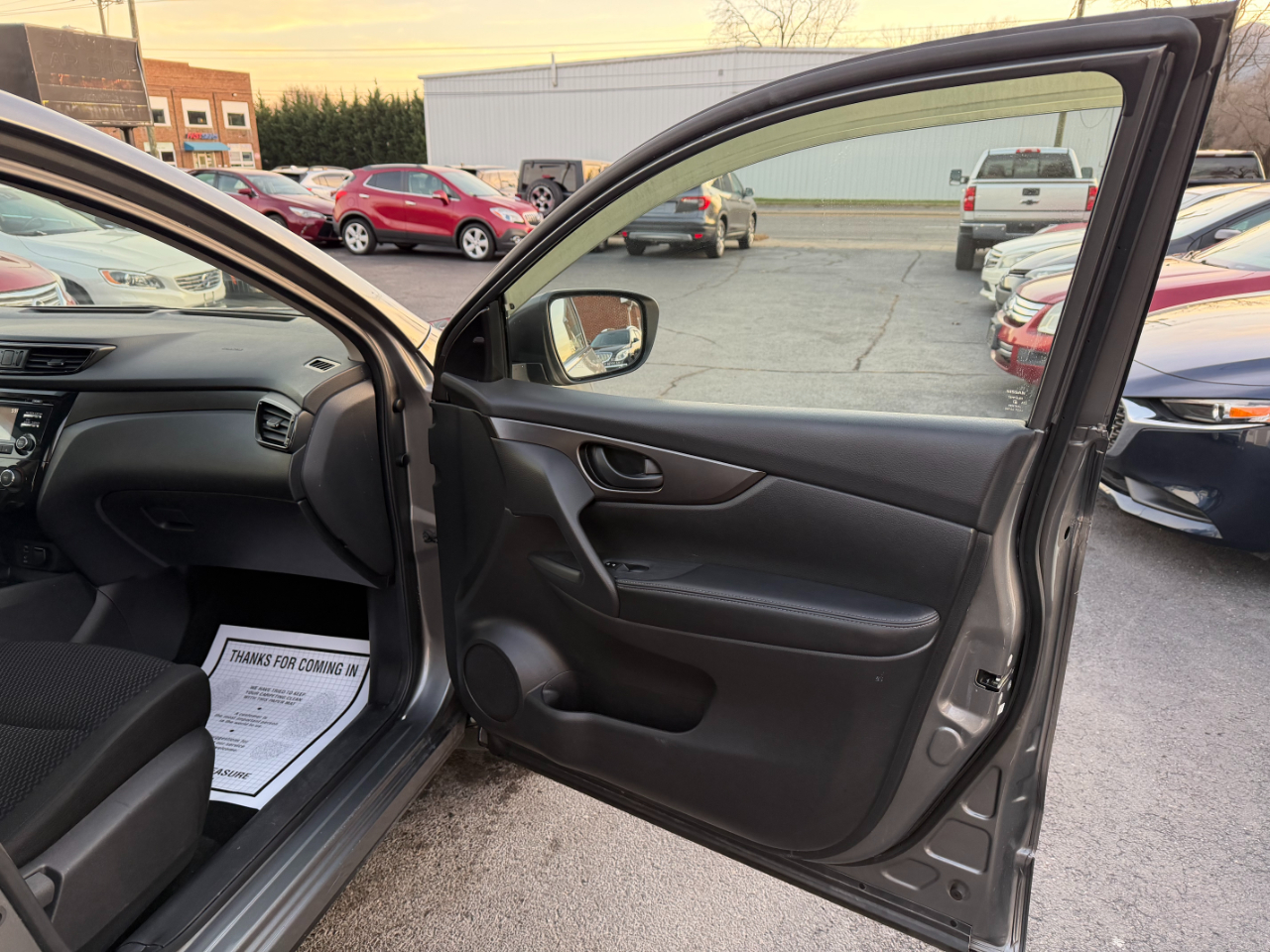 Nissan Rogue S 4D SUV FWD 2018