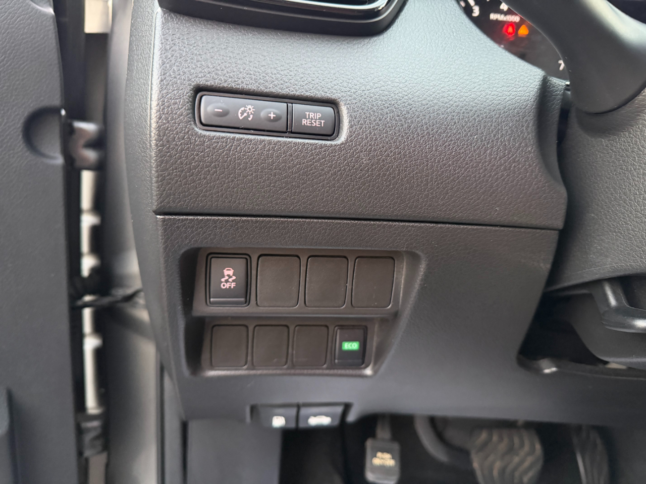 Nissan Rogue S 4D SUV FWD 2018