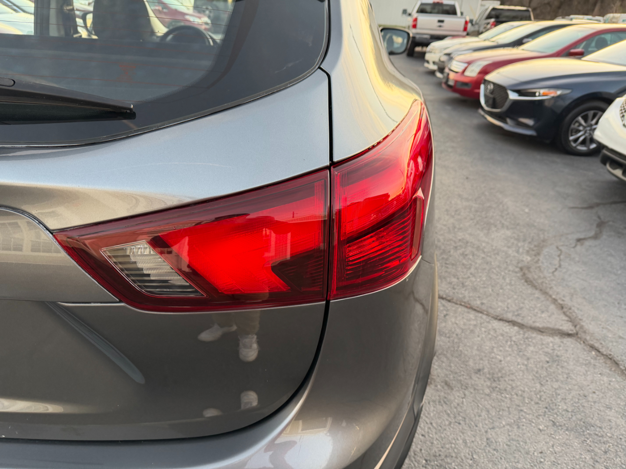 Nissan Rogue S 4D SUV FWD 2018