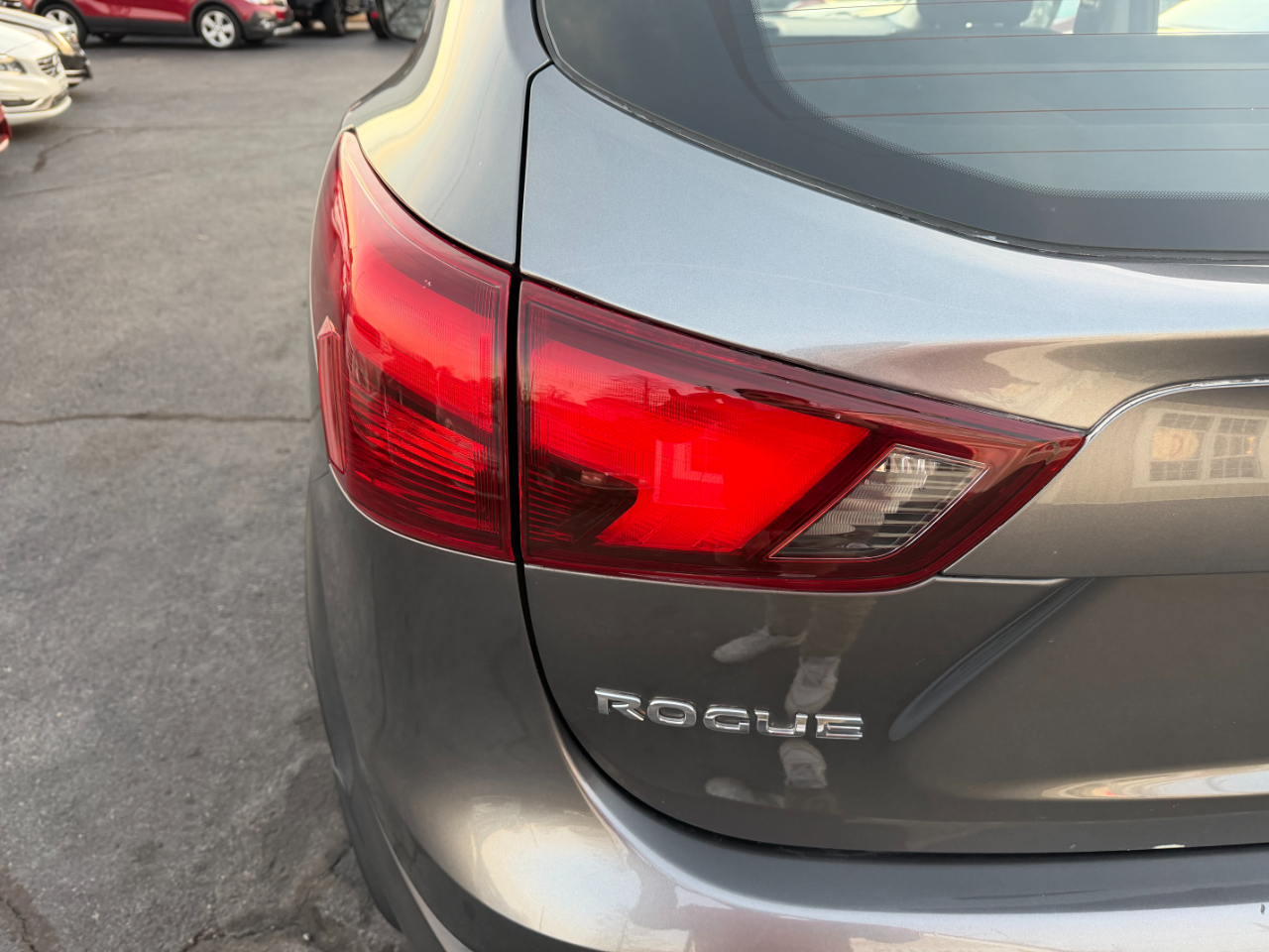 Nissan Rogue S 4D SUV FWD 2018