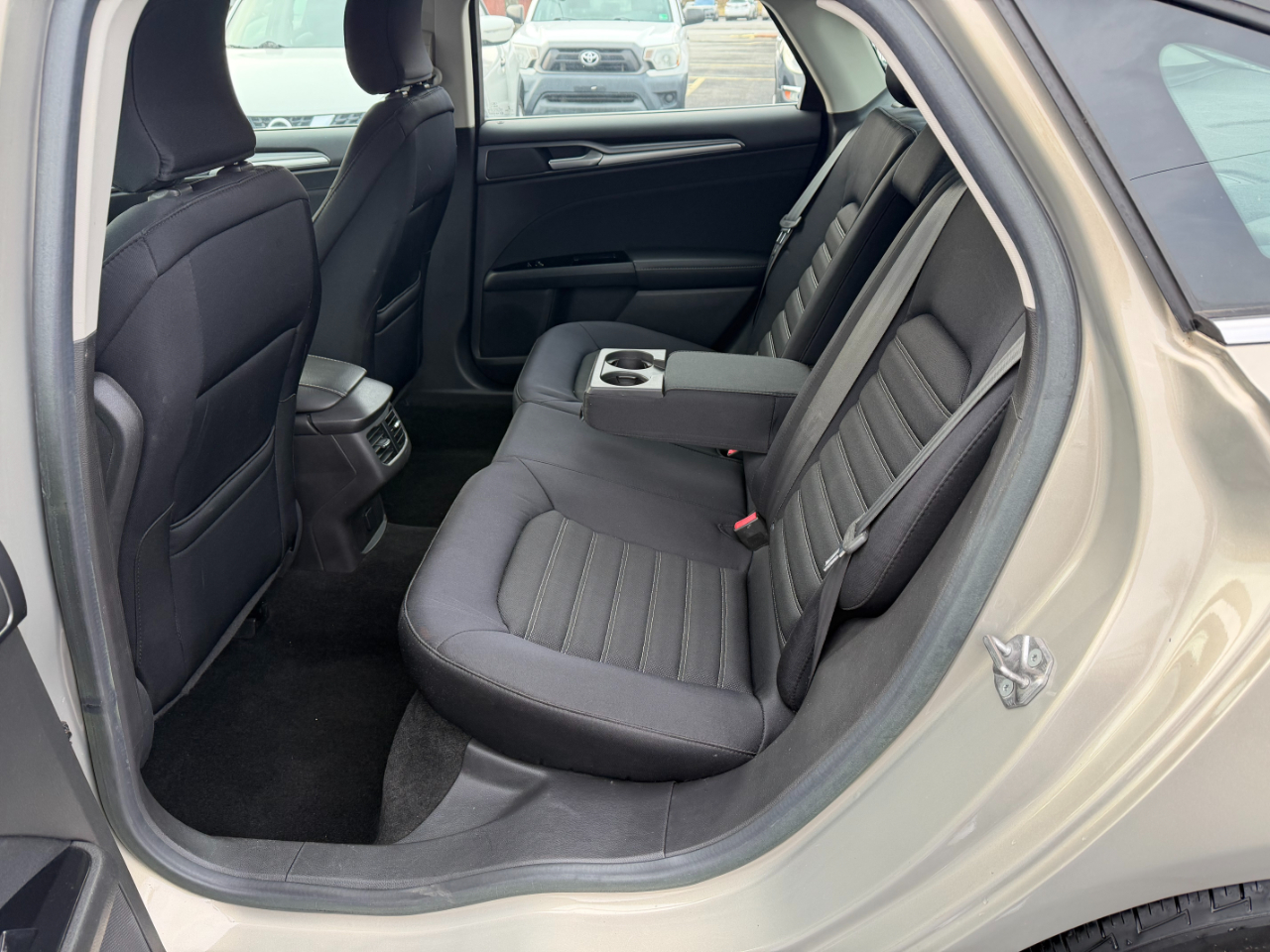 Ford Fusion SE 4D Sedan 2015