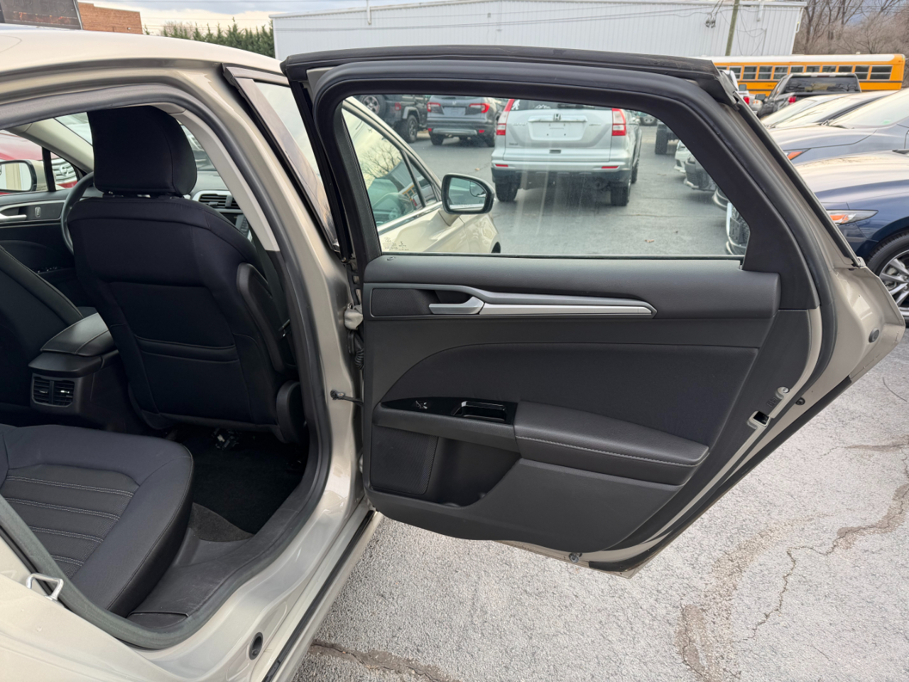 Ford Fusion SE 4D Sedan 2015