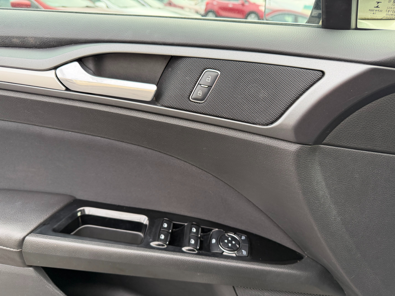 Ford Fusion SE 4D Sedan 2015