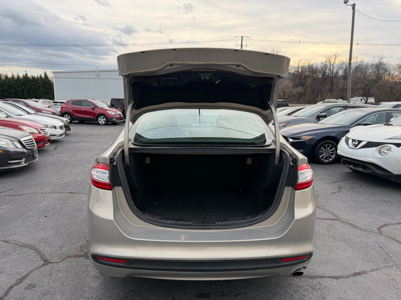 Ford Fusion SE 4D Sedan 2015