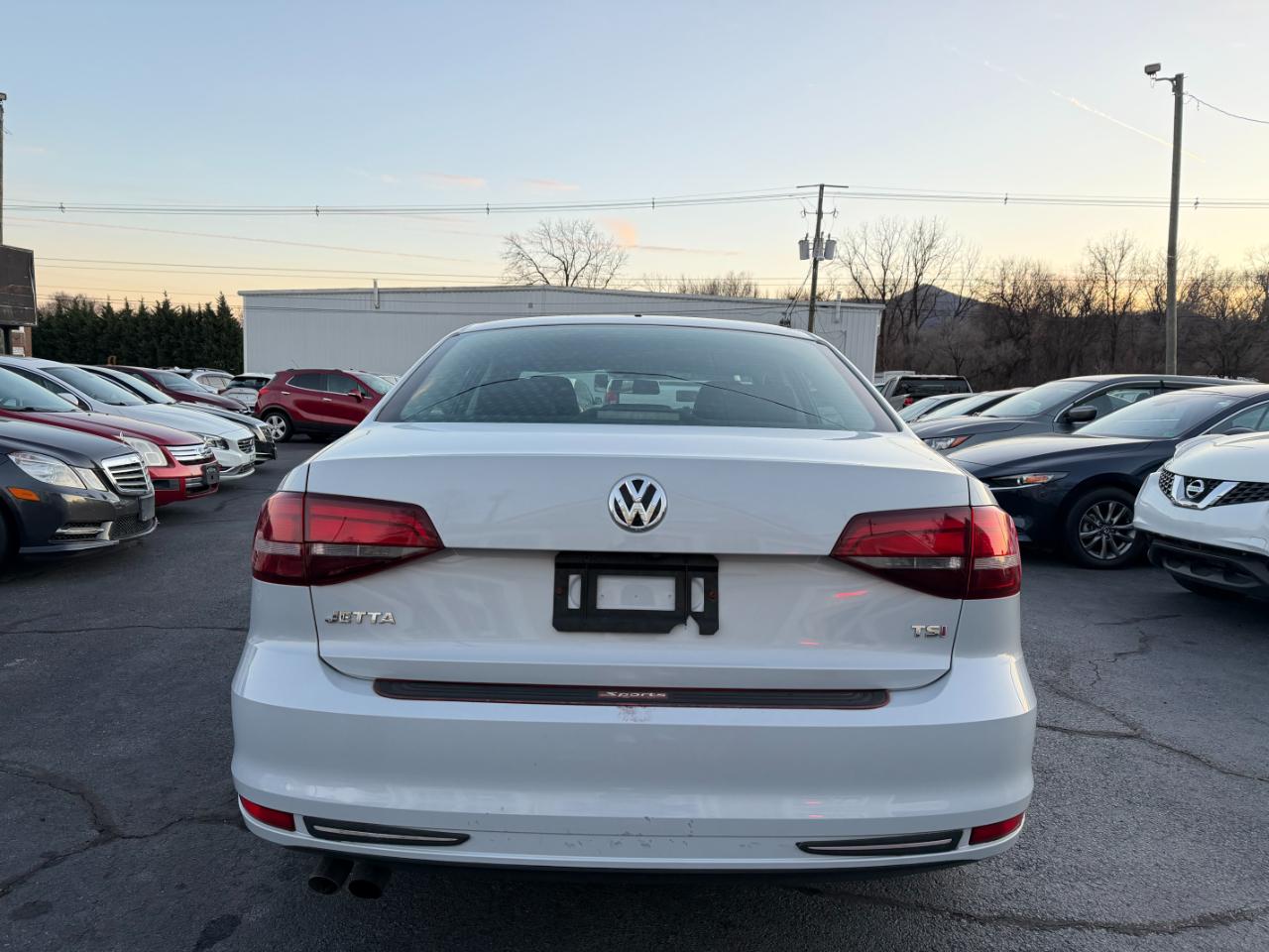 Volkswagen Jetta  2018