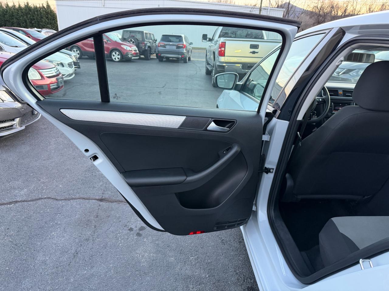 Volkswagen Jetta  2018