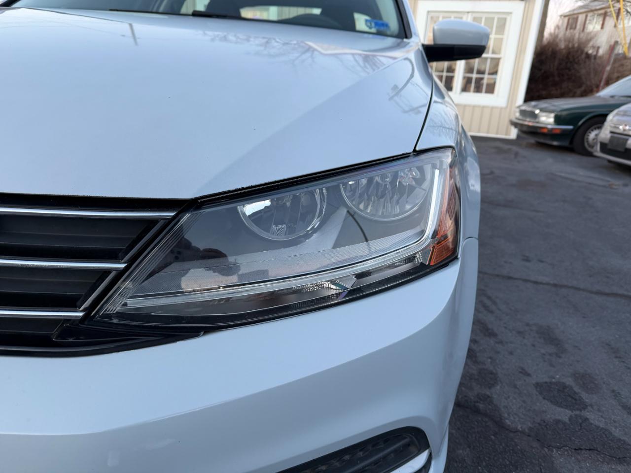 Volkswagen Jetta  2018