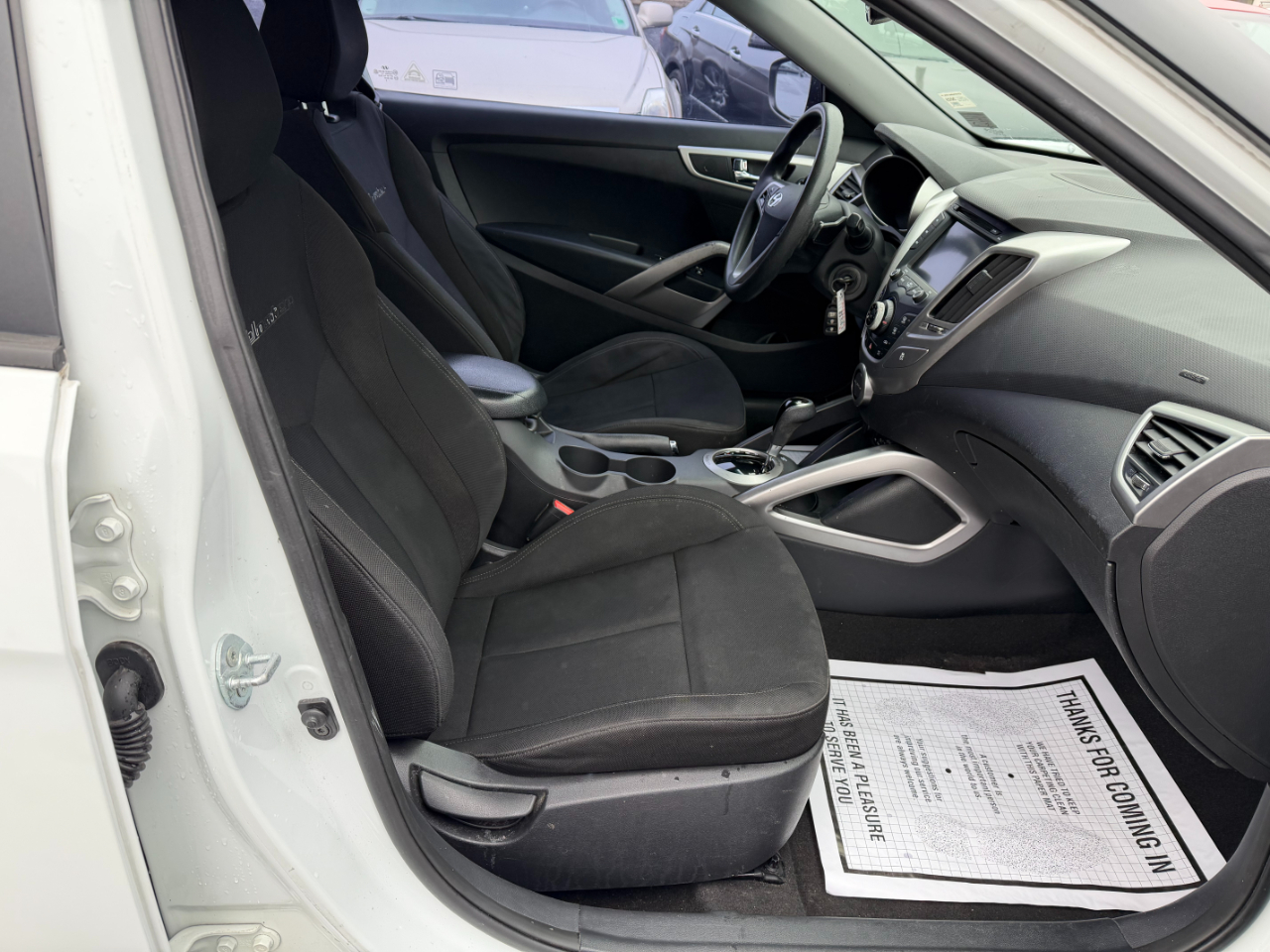 Hyundai Veloster  2013