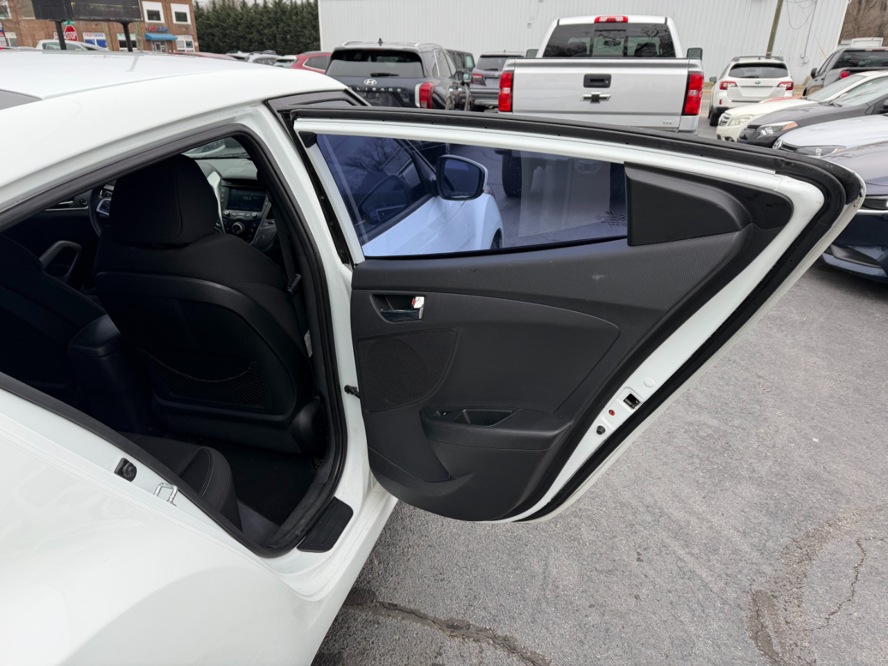 Hyundai Veloster  2013