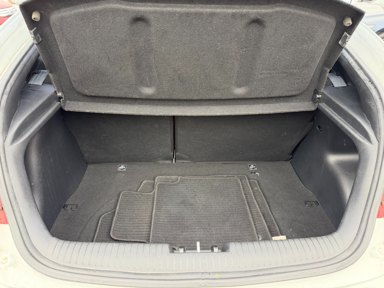 Hyundai Veloster  2013