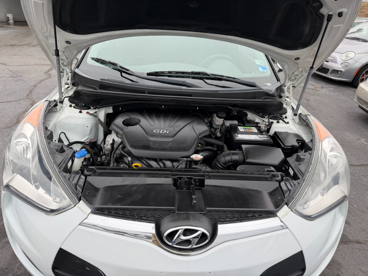 Hyundai Veloster  2013