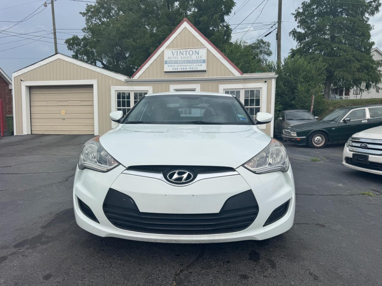Hyundai Veloster Base 3D Coupe 2013