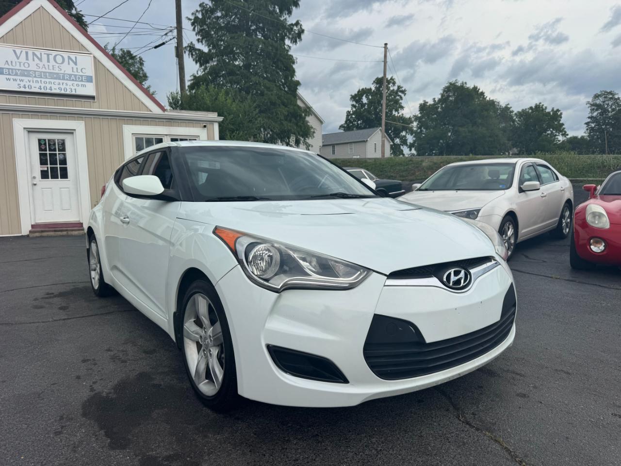 Hyundai Veloster Base 3D Coupe 2013