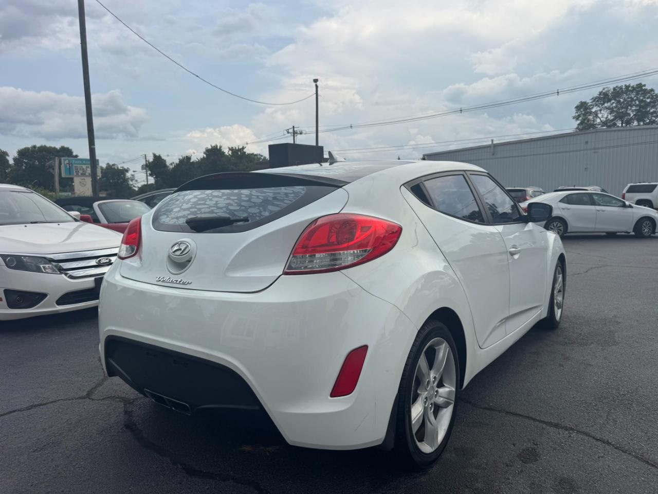 Hyundai Veloster Base 3D Coupe 2013