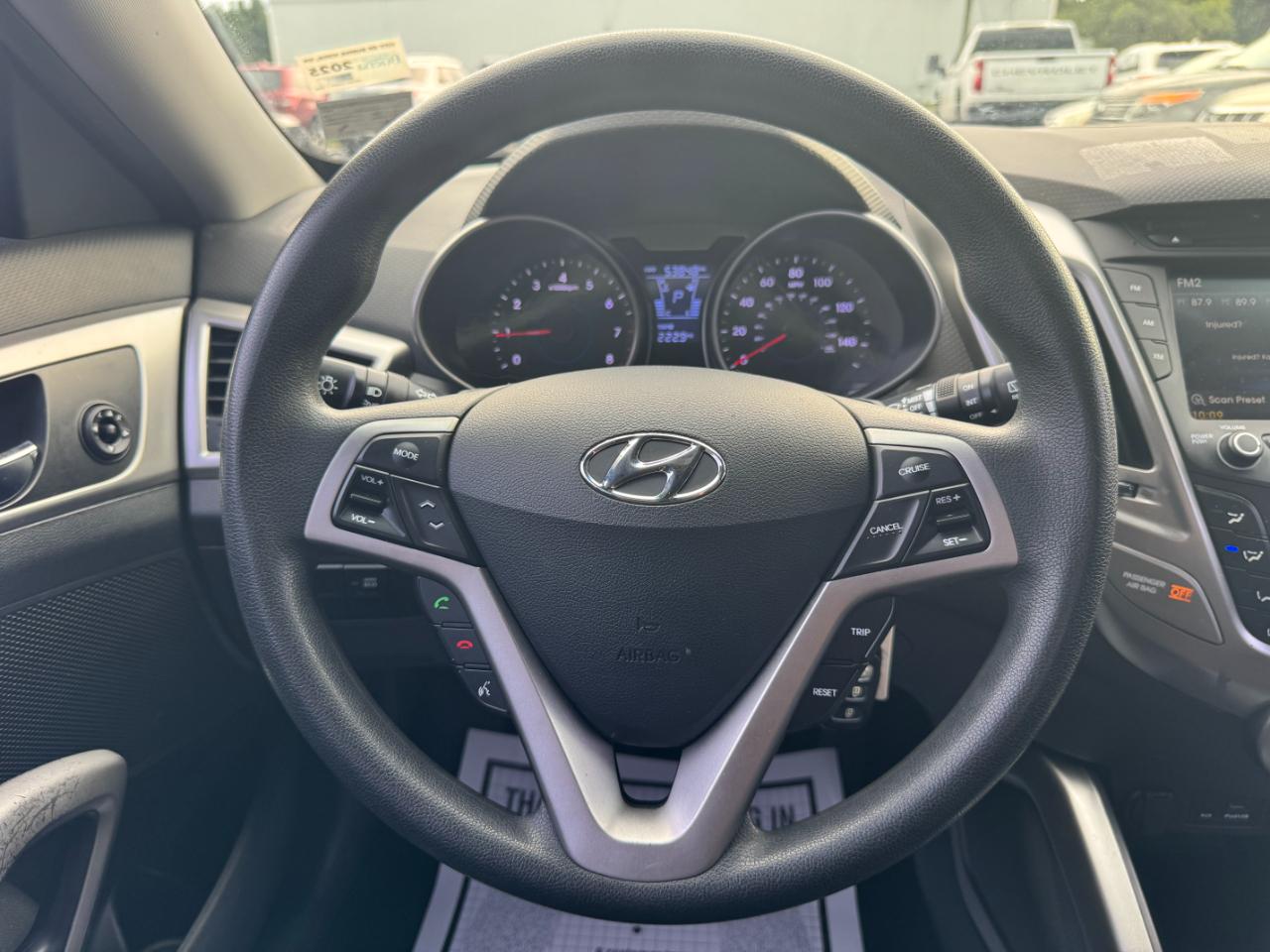 Hyundai Veloster Base 3D Coupe 2013